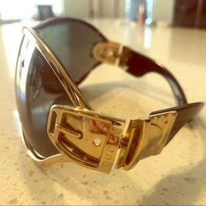 Gucci sunglasses 🕶 great condition